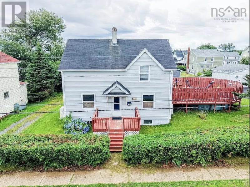 370 Hudson Street, New Waterford, Nova Scotia, B1H3P6, New Waterford, Nova Scotia — photo 1 of 5