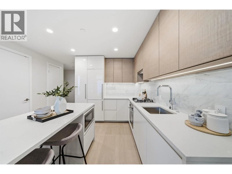 #1207 2186 GILMORE Avenue, Burnaby, British Columbia, V5C0N7, Burnaby, British Columbia — photo 1 of 5