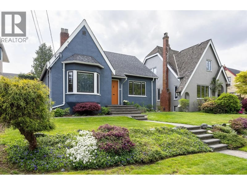 524 SECOND Street, New Westminster, British Columbia, V3L2M3, New Westminster, British Columbia — photo 1 of 5