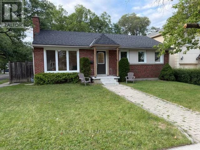#Main 246 Horsham Avenue, Toronto (Willowdale West), Ontario, M2N2A6, Toronto (Willowdale West), Ontario — photo 1 of 5