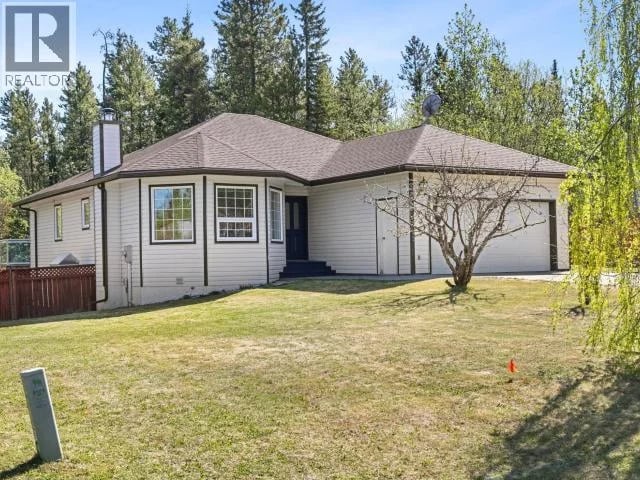 34 THOMPSON ROAD, Whitehorse, Yukon, Y1A0C4, Whitehorse, Yukon — photo 1 of 5