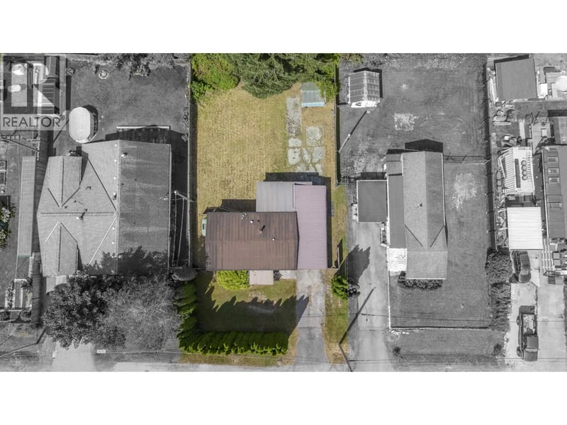 36 BRACKEN Parkway, Squamish, British Columbia, V0N1T0, Squamish, British Columbia — photo 1 of 5