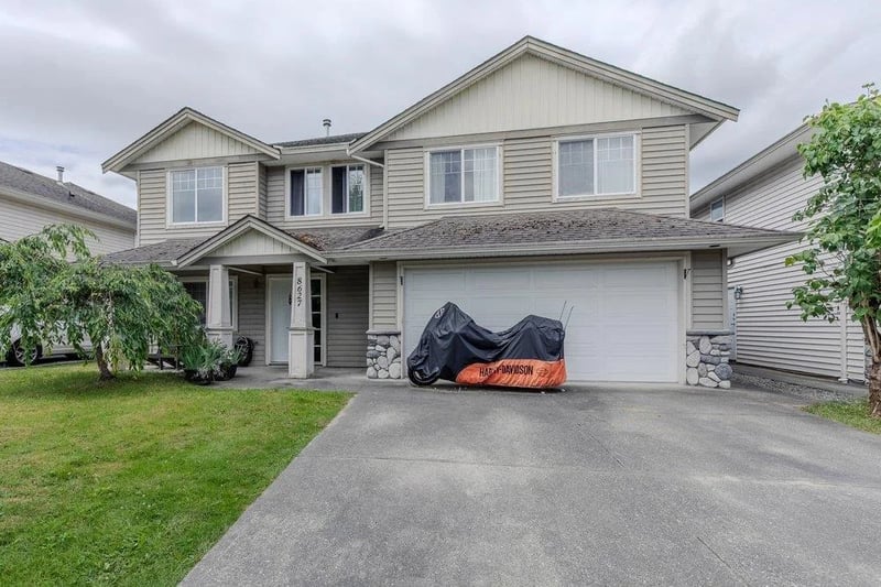 8627 HENDERSON Street, Mission, British Columbia, V2V7P9, Mission, British Columbia — photo 1 of 5