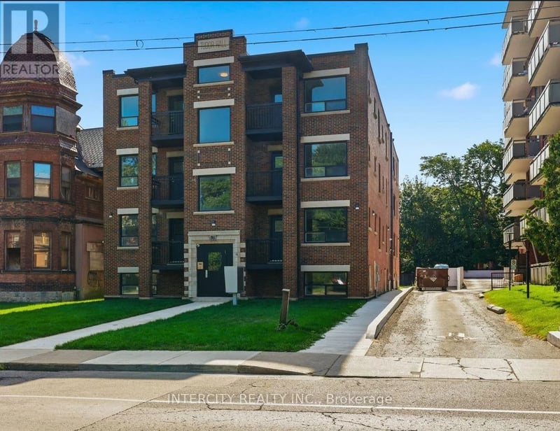 #2 91 Wentworth Street South, Hamilton (Stinson), Ontario, L8N2Y9, Hamilton (Stinson), Ontario — photo 1 of 5