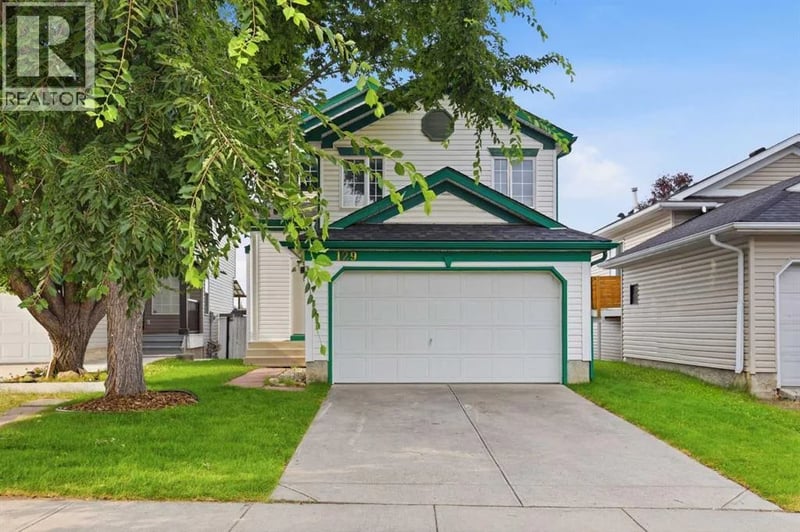 129 Hidden Spring Circle Northwest, Calgary, Alberta, T3A5H4, Calgary, Alberta — photo 1 of 5