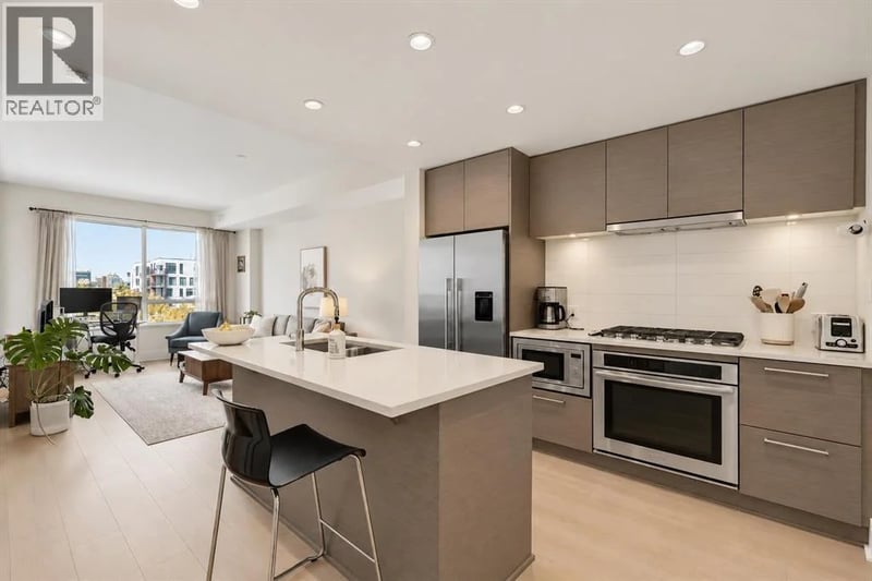 38 9 Street Northeast, Calgary, Alberta, T2E7X9, Calgary, Alberta — photo 1 of 5