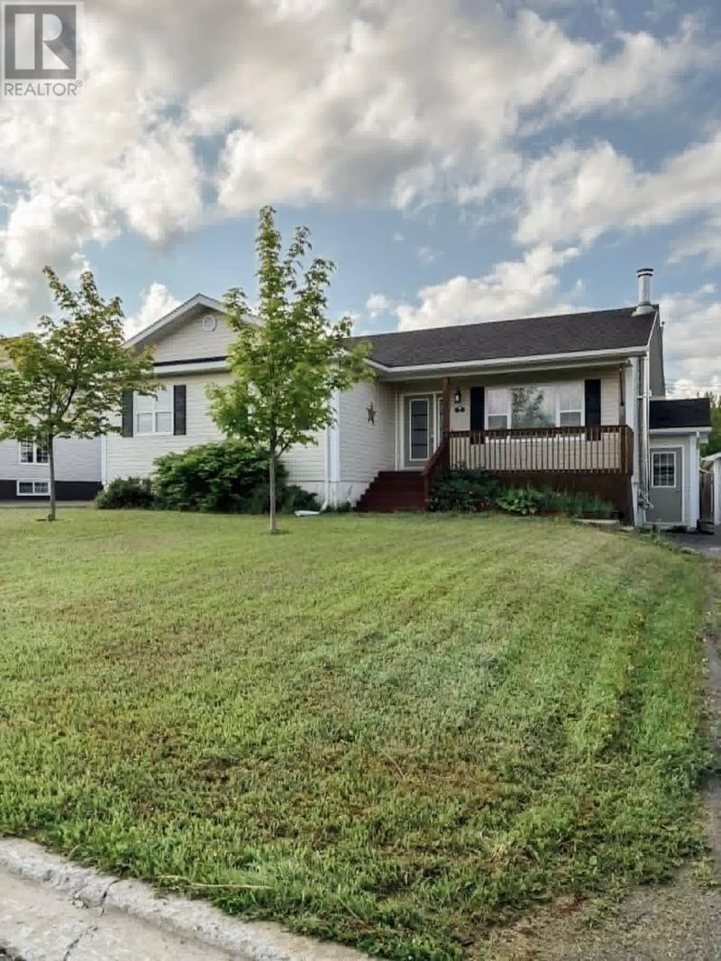 7 Tully Place, Gander, Newfoundland & Labrador, A1V2X1, Gander, Newfoundland & Labrador — photo 1 of 5