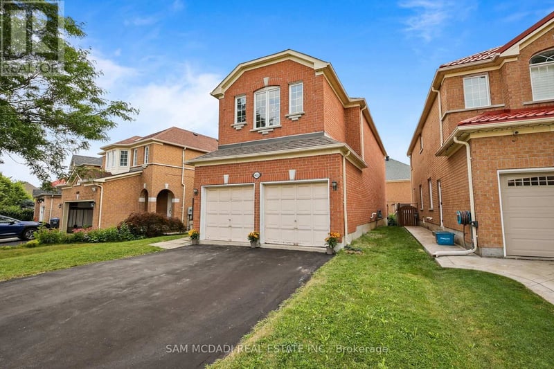 6426 Valiant Heights, Mississauga (Meadowvale Village), Ontario, L5W1E2, Mississauga (Meadowvale Village), Ontario — photo 1 of 5
