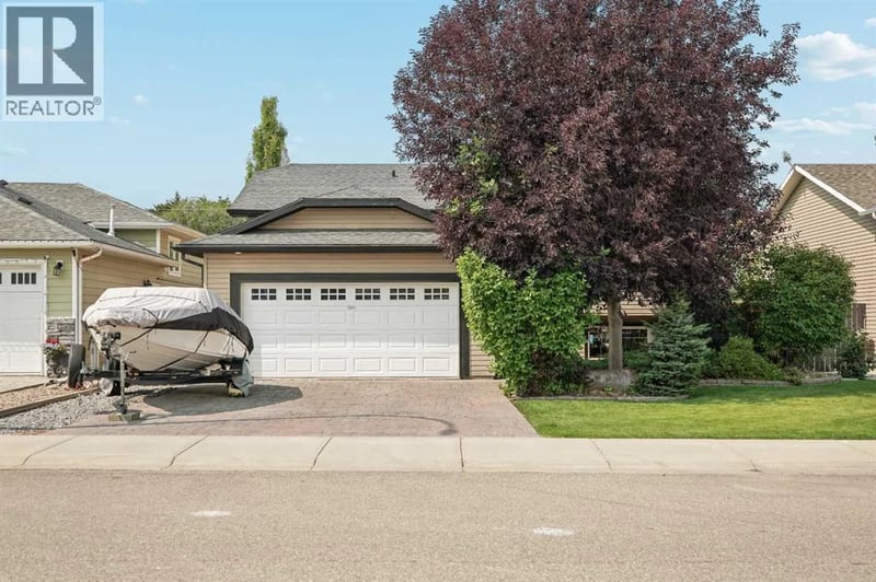 622 Centennial Avenue, Nobleford, Alberta, T0L0J0, Nobleford, Alberta — photo 1 of 5