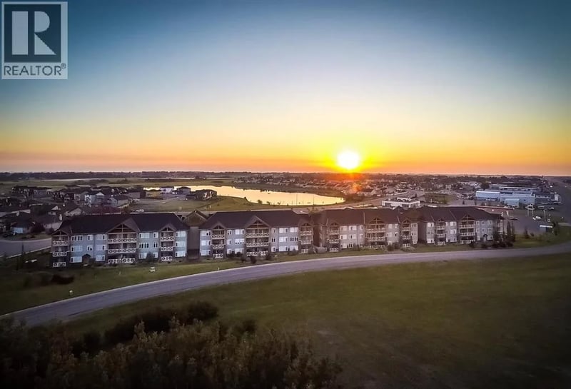 1005 Westmount Drive, Strathmore, Alberta, T1P0C3, Strathmore, Alberta — photo 1 of 5
