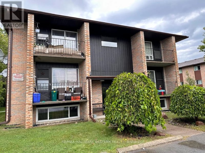 #203 106 Lansdowne Street, Peterborough (Town Ward 3), Ontario, K9J1Y1, Peterborough (Town Ward 3), Ontario — photo 1 of 5