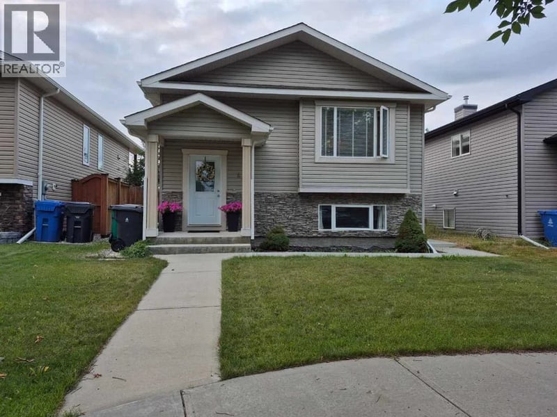 45 Sunridge Boulevard West, Lethbridge, Alberta, T1J0T1, Lethbridge, Alberta — photo 1 of 5