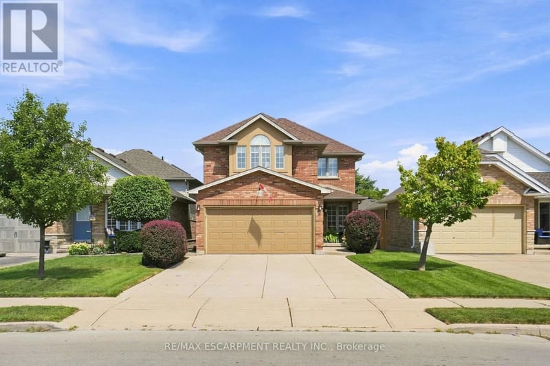 64 Redfern Avenue, Hamilton (Mountview), Ontario, L9C7S4, Hamilton (Mountview), Ontario — photo 1 of 5