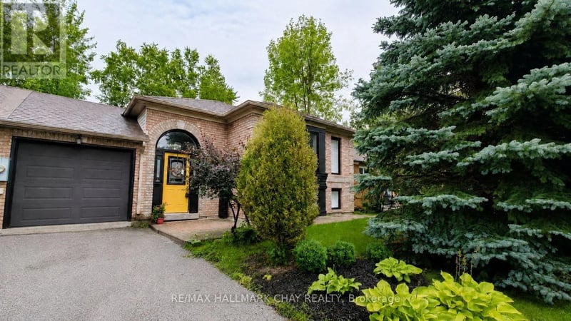 5 Harbour Crescent, Wasaga Beach, Ontario, L9Z1G4, Wasaga Beach, Ontario — photo 1 of 5