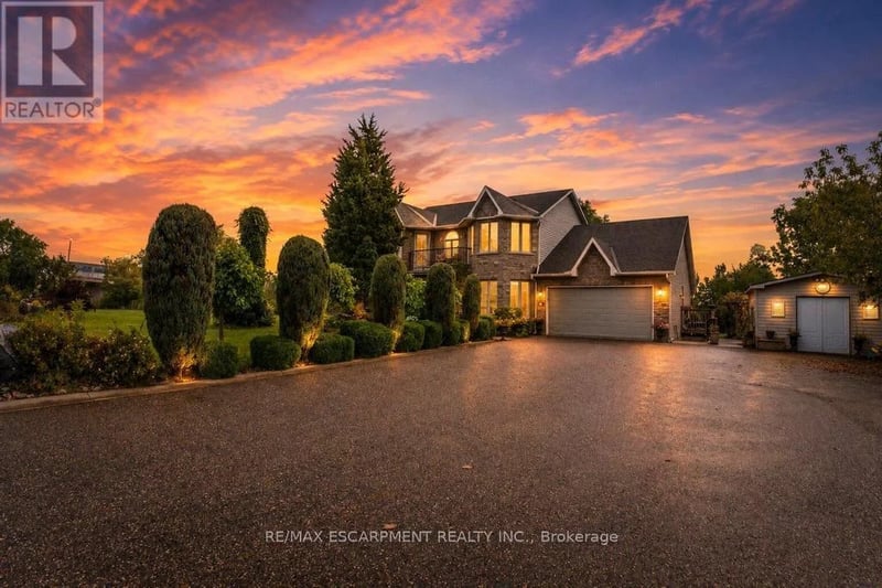 33 Maryvale Avenue, Hamilton (Dundas), Ontario, L9H7P1, Hamilton (Dundas), Ontario — photo 1 of 5