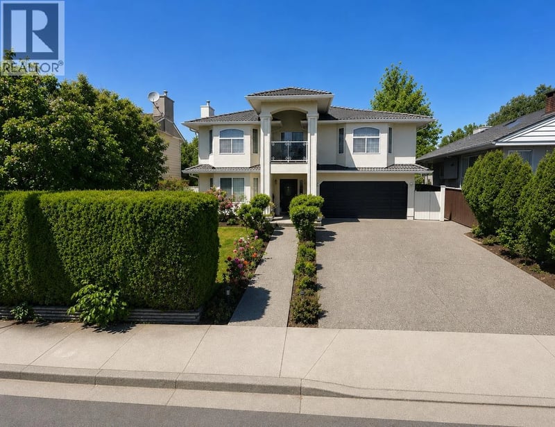 2011 SEVENTH Avenue, New Westminster, British Columbia, V3M2L5, New Westminster, British Columbia — photo 1 of 5