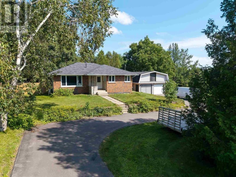 202 Old Goulais Bay RD, Includes 196 Old Goulais Bay Road, Sault Ste. Marie, Ontario, P6A0B5, Sault Ste. Marie, Ontario — photo 1 of 5