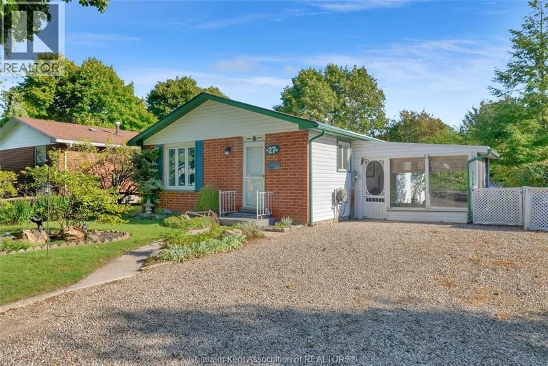 27 Marion Avenue, Chatham, Ontario, N7M5N1, Chatham, Ontario — photo 1 of 5