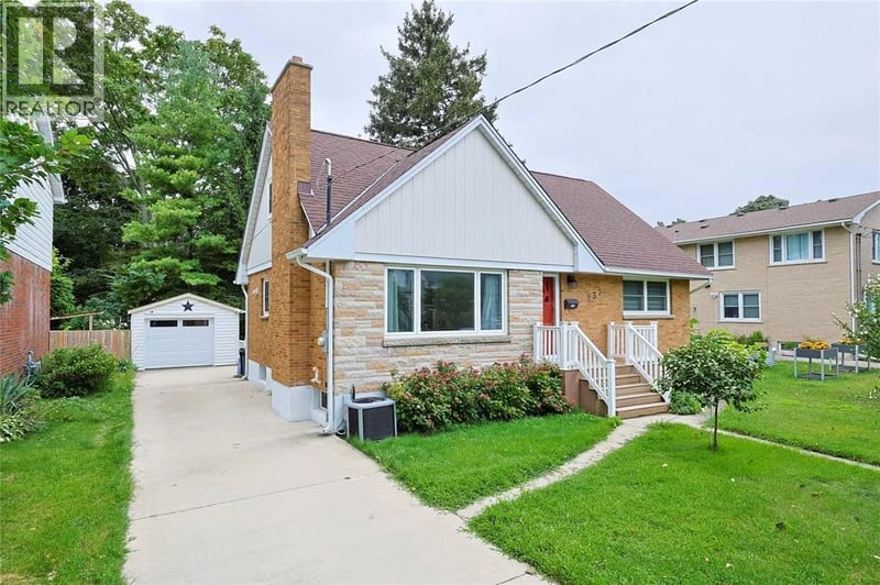 #Lower 237 Essex Street, Sarnia, Ontario, N7T4S3, Sarnia, Ontario — photo 1 of 5