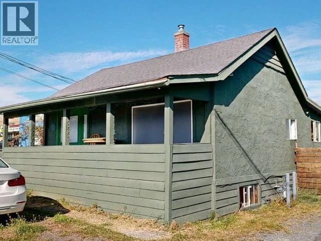 4474 JOYCE AVE, Powell River, British Columbia, V8A3A6, Powell River, British Columbia — photo 1 of 5
