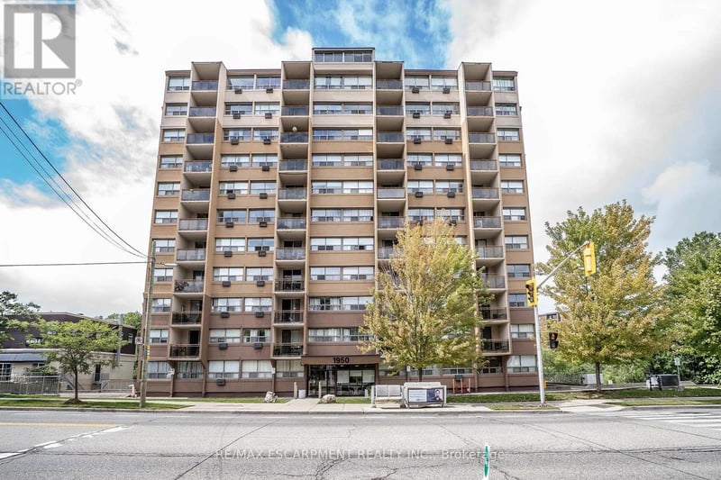 #307 1950 Main Street West, Hamilton (Ainslie Wood), Ontario, L8S4M9, Hamilton (Ainslie Wood), Ontario — photo 1 of 5