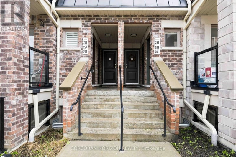 #258 60 Parrotta Drive, Toronto (Humberlea-Pelmo Park), Ontario, M9M0B4, Toronto (Humberlea-Pelmo Park), Ontario — photo 1 of 5