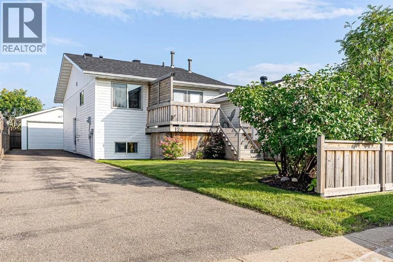 128 Cornwall Drive, Fort McMurray, Alberta, T9K1B6, Fort McMurray, Alberta — photo 1 of 5