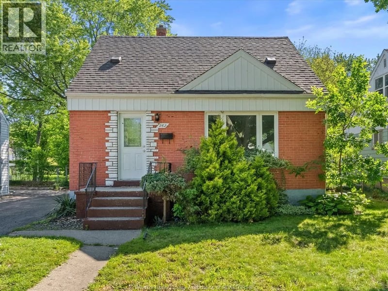 962 ASKIN, Windsor, Ontario, N9B2X7, Windsor, Ontario — photo 1 of 5
