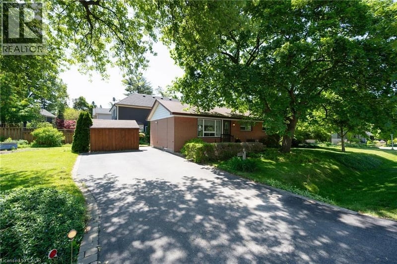 1304 AVON Crescent, Oakville, Ontario, L6J2T7, Oakville, Ontario — photo 1 of 5