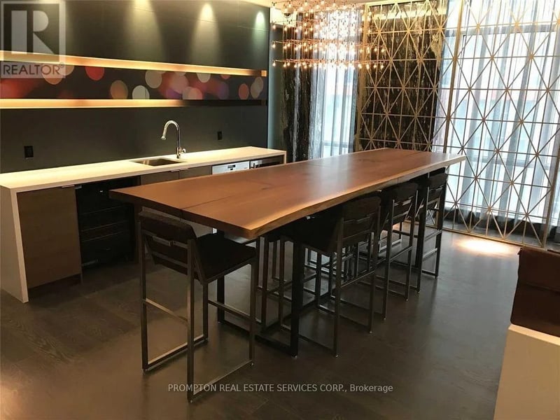 #407 30 Nelson Street, Toronto (Waterfront Communities), Ontario, M5V0H5, Toronto (Waterfront Communities), Ontario — photo 1 of 5