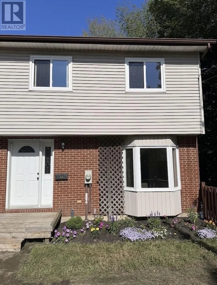 74 Matador Court, Halifax Regional Municipality, Nova Scotia, B4C3G9, Halifax Regional Municipality, Nova Scotia — photo 1 of 5
