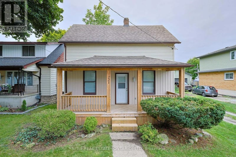 221 Bright Street, Sarnia, Ontario, N7T4E9, Sarnia, Ontario — photo 1 of 5
