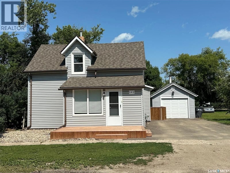 142 2nd AVENUE W, Central Butte, Saskatchewan, S0H0T0, Central Butte, Saskatchewan — photo 1 of 5