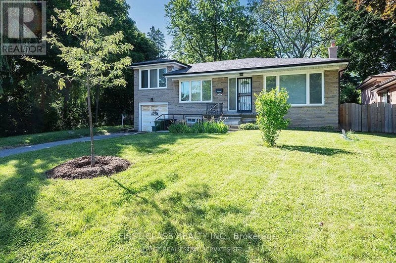 #Main 113 Holcolm Road, Toronto (Willowdale West), Ontario, M2N2E1, Toronto (Willowdale West), Ontario — photo 1 of 5