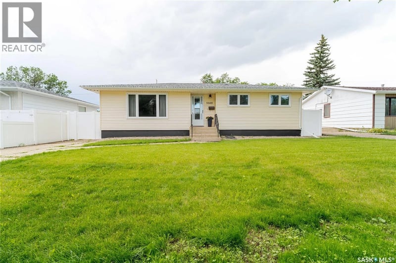1048 11th AVENUE NW, Moose Jaw, Saskatchewan, S6H4L5, Moose Jaw, Saskatchewan — photo 1 of 5