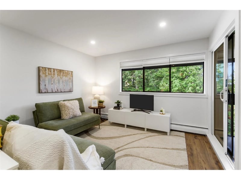 #301 1561 VIDAL Street, White Rock, British Columbia, V4B5A7, White Rock, British Columbia — photo 1 of 5
