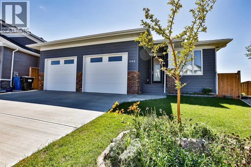 1044 Caledonia Place West, Lethbridge, Alberta, T1J5W1, Lethbridge, Alberta — photo 1 of 5
