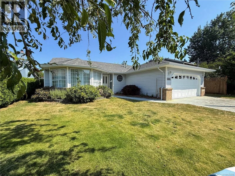 688 Albatross Crescent, Campbell River, British Columbia, V9W6Z9, Campbell River, British Columbia — photo 1 of 5