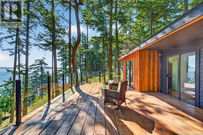 1316 Greenleaf Lane, Sidney Island, British Columbia, L0L0L0, Sidney Island, British Columbia — photo 1 of 5