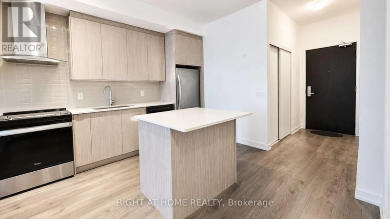 #412 55 Duke Street West, Kitchener, Ontario, N2H0B7, Kitchener, Ontario — photo 1 of 5