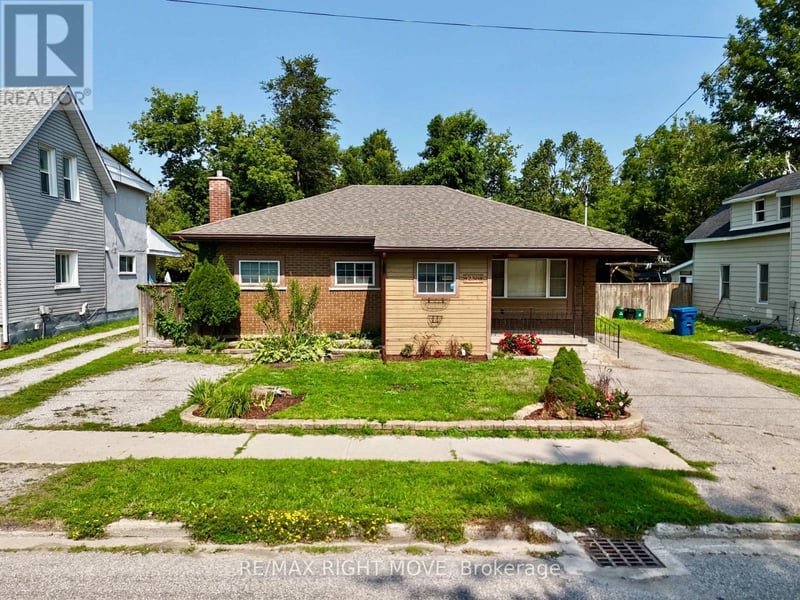 238 Mary Street, Orillia, Ontario, L3V3E6, Orillia, Ontario — photo 1 of 5