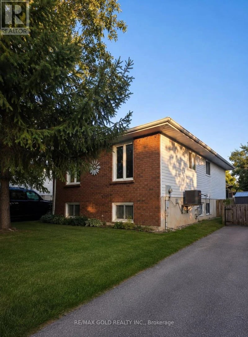 617 Trailview Drive, Peterborough (Ashburnham Ward 4), Ontario, K9J8K3, Peterborough (Ashburnham Ward 4), Ontario — photo 1 of 5