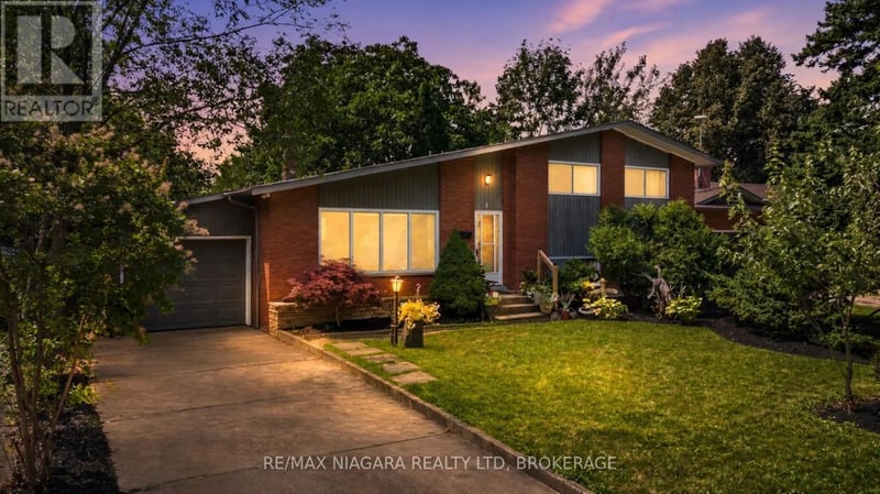 8 Cullen Drive, St. Catharines (Glendale/Glenridge), Ontario, L2T3H1, St. Catharines (Glendale/Glenridge), Ontario — photo 1 of 5
