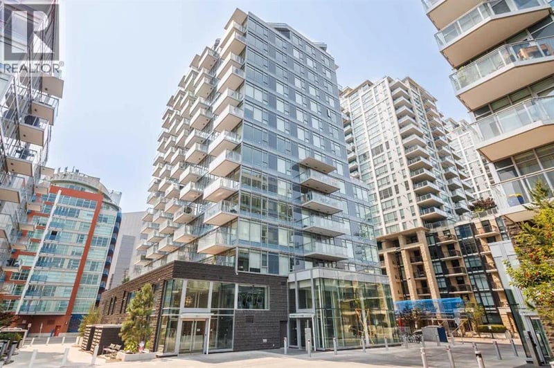 108 Waterfront Court, Calgary, Alberta, T2P1K7, Calgary, Alberta — photo 1 of 5