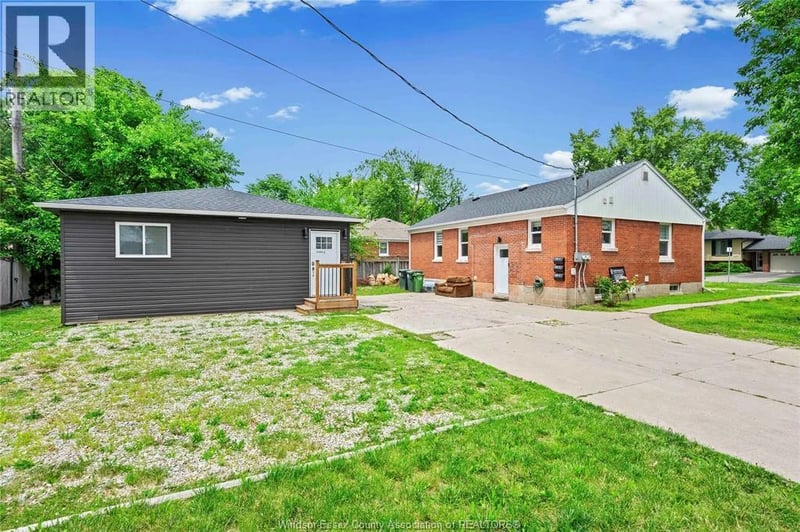 3495 LONGFELLOW Avenue, Windsor, Ontario, N9E2L8, Windsor, Ontario — photo 1 of 5