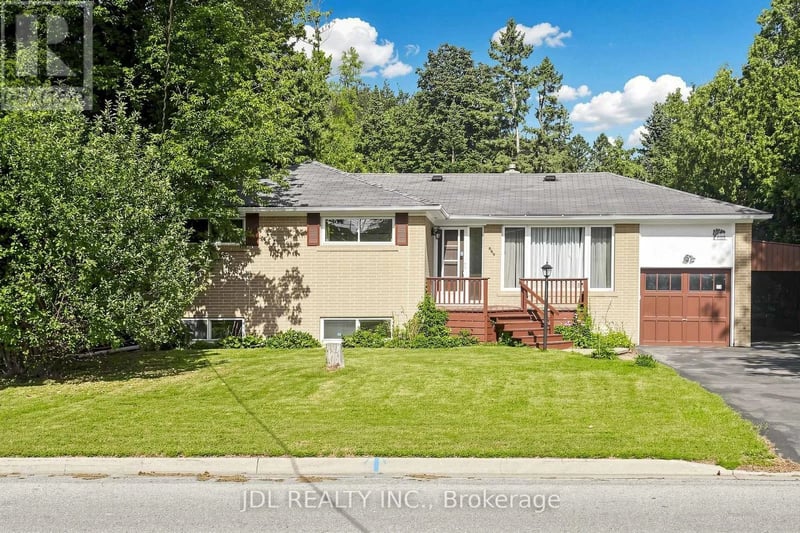 105 Park Avenue, Newmarket (Central Newmarket), Ontario, L3Y1T6, Newmarket (Central Newmarket), Ontario — photo 1 of 5