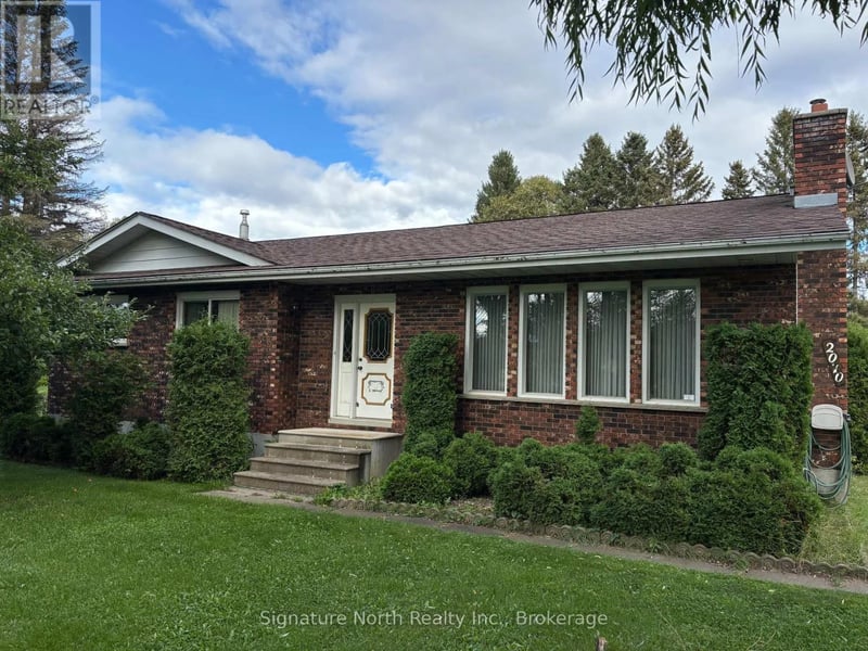 2070 R.S. Piper Avenue, Thunder Bay (Rosslyn Road), Ontario, P7K1G9, Thunder Bay (Rosslyn Road), Ontario — photo 1 of 5