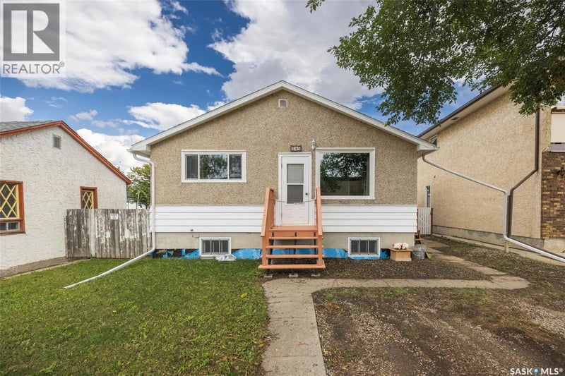 345 MCINTYRE STREET, Regina, Saskatchewan, S4R2L9, Regina, Saskatchewan — photo 1 of 5