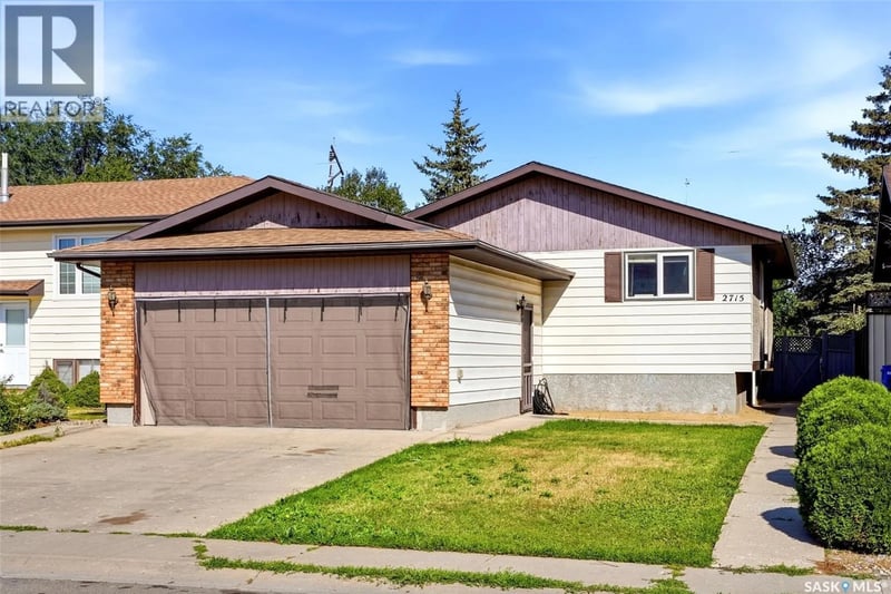 2715 Corbett ROAD, Regina, Saskatchewan, S4R8J1, Regina, Saskatchewan — photo 1 of 5
