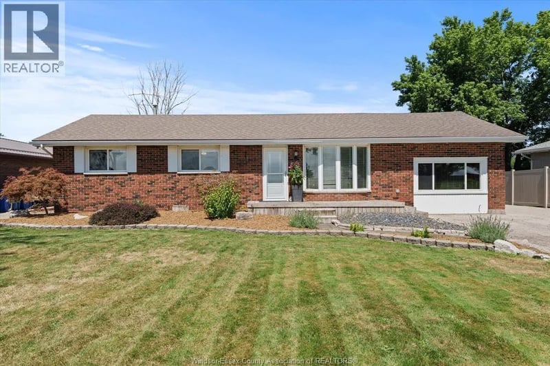 561 COUNTY RD 2, Lakeshore, Ontario, N8L1J9, Lakeshore, Ontario — photo 1 of 5